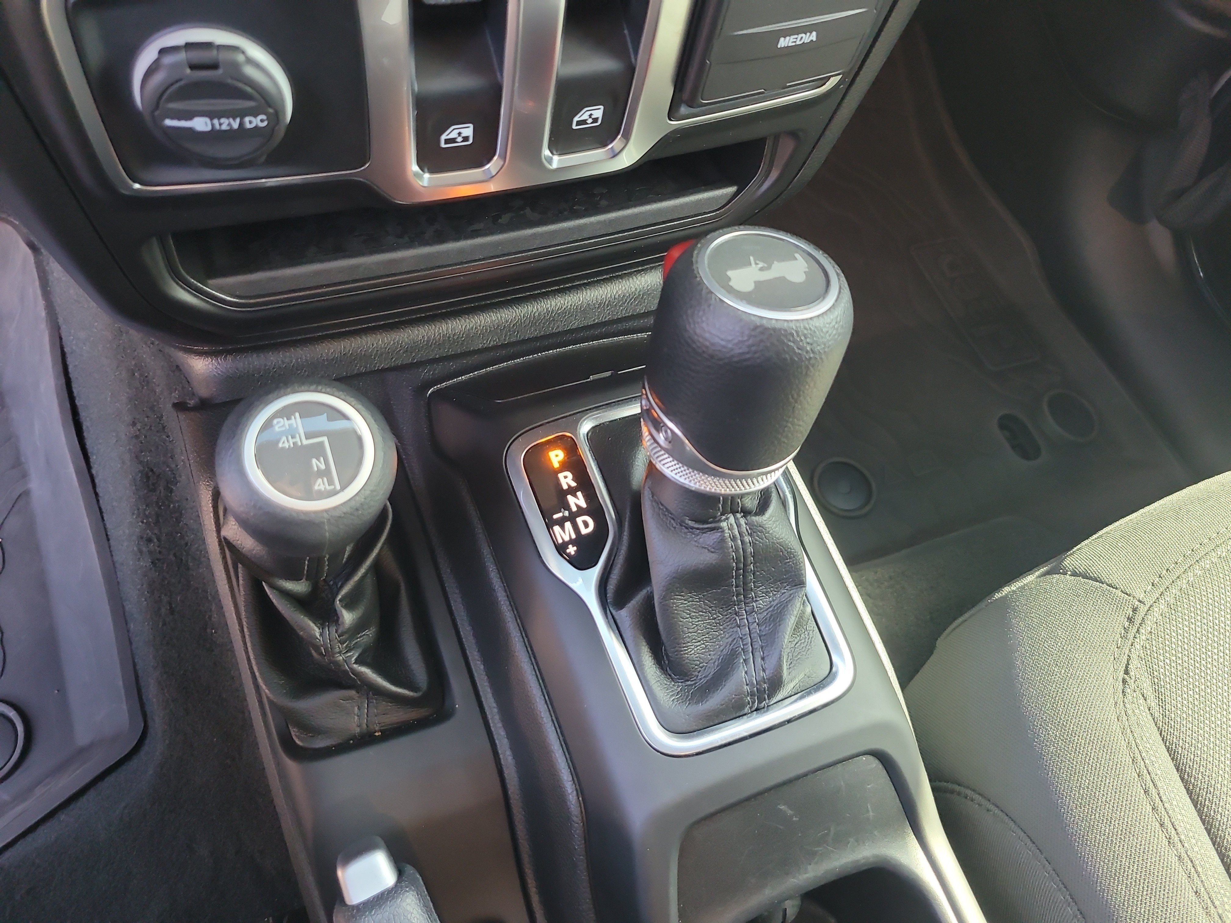 Used 2022 Jeep Wrangler Sport AWD/4WD image 21