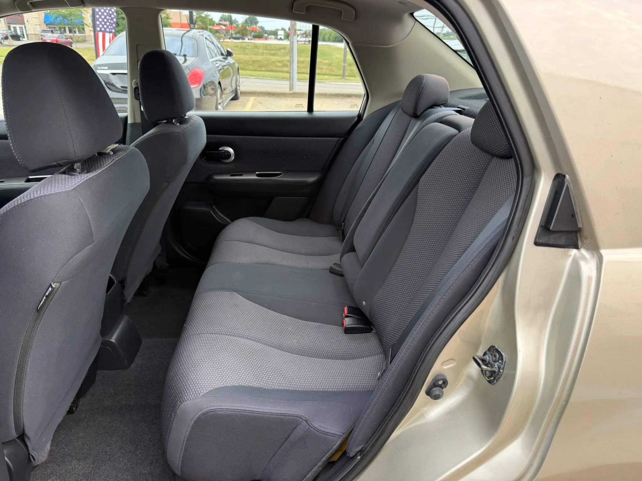 Used 2009 Nissan Versa Sedan w/ Convenience Pkg FWD image 20