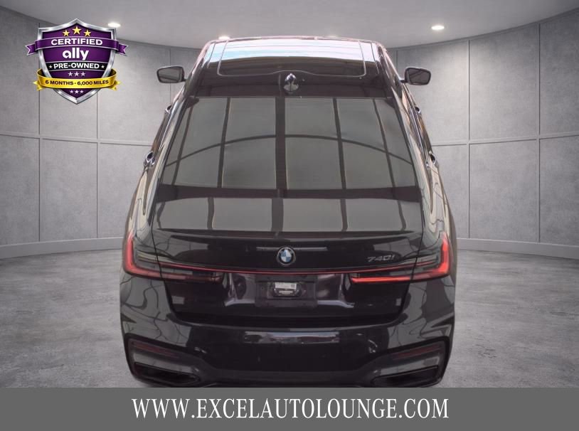 Used 2022 BMW 740i w/ M Sport Package RWD image 5
