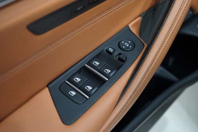 Used 2023 BMW 540i xDrive w/ M Sport Package image 19