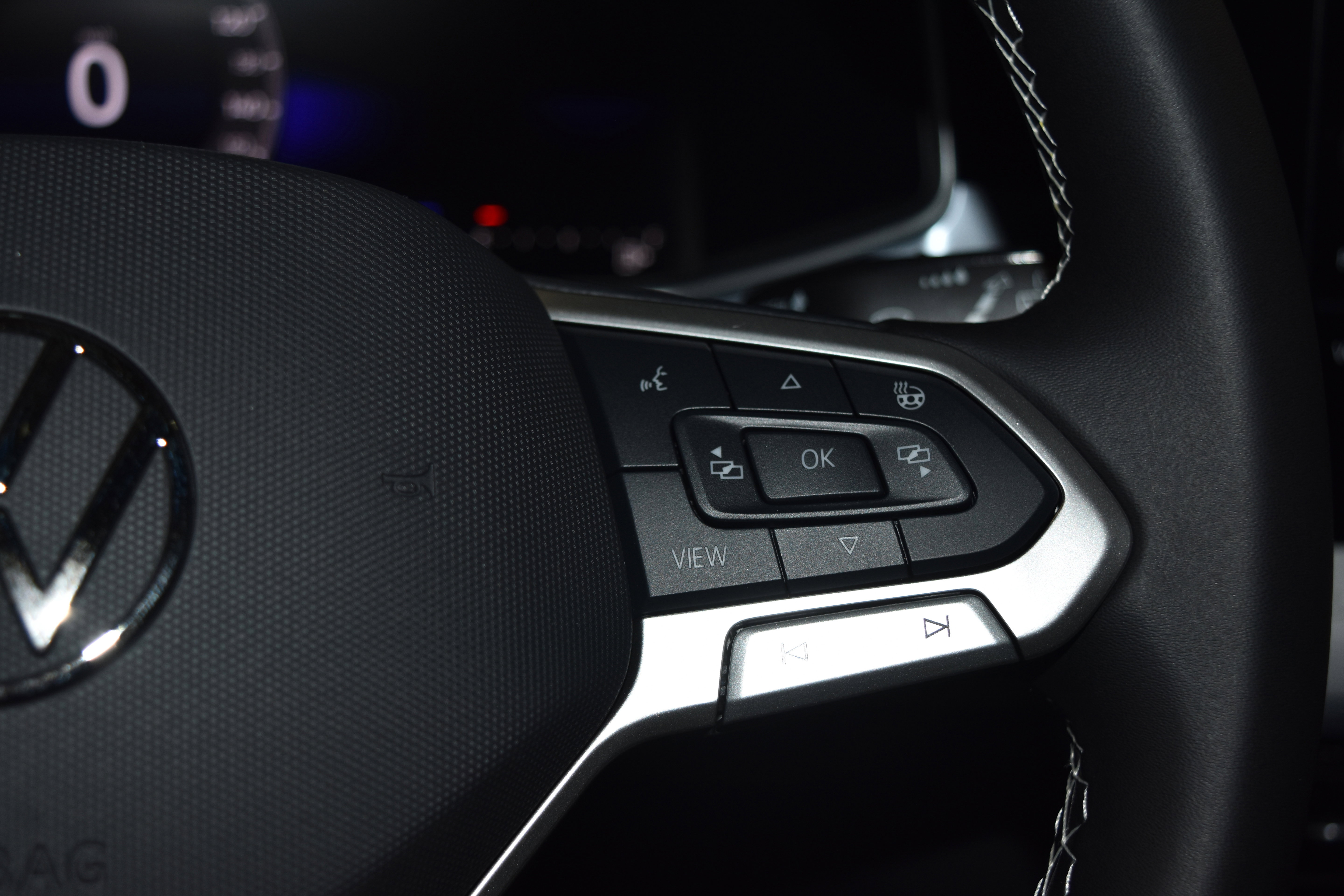 New 2025 Volkswagen Taos SE image 7