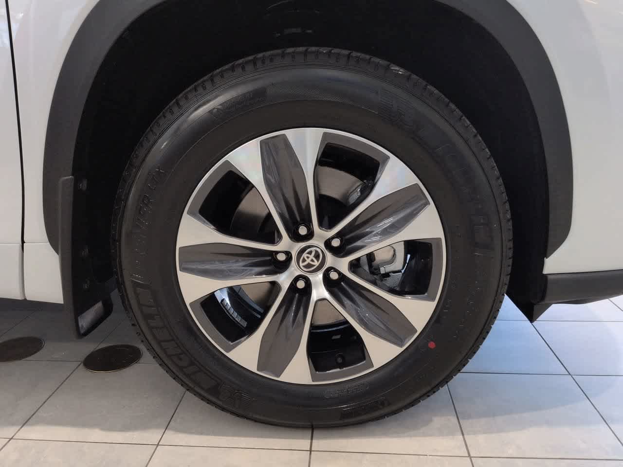 New 2026 Toyota Highlander XLE AWD/4WD image 11