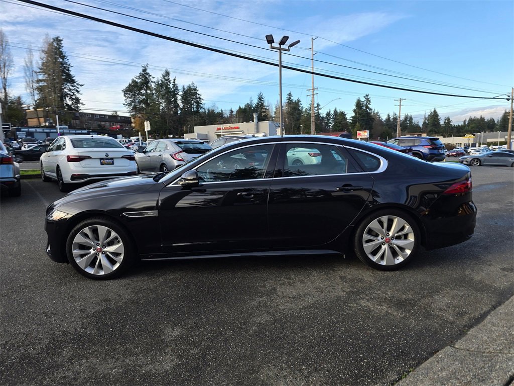 Used 2022 Jaguar XF R-Dynamic SE image 6