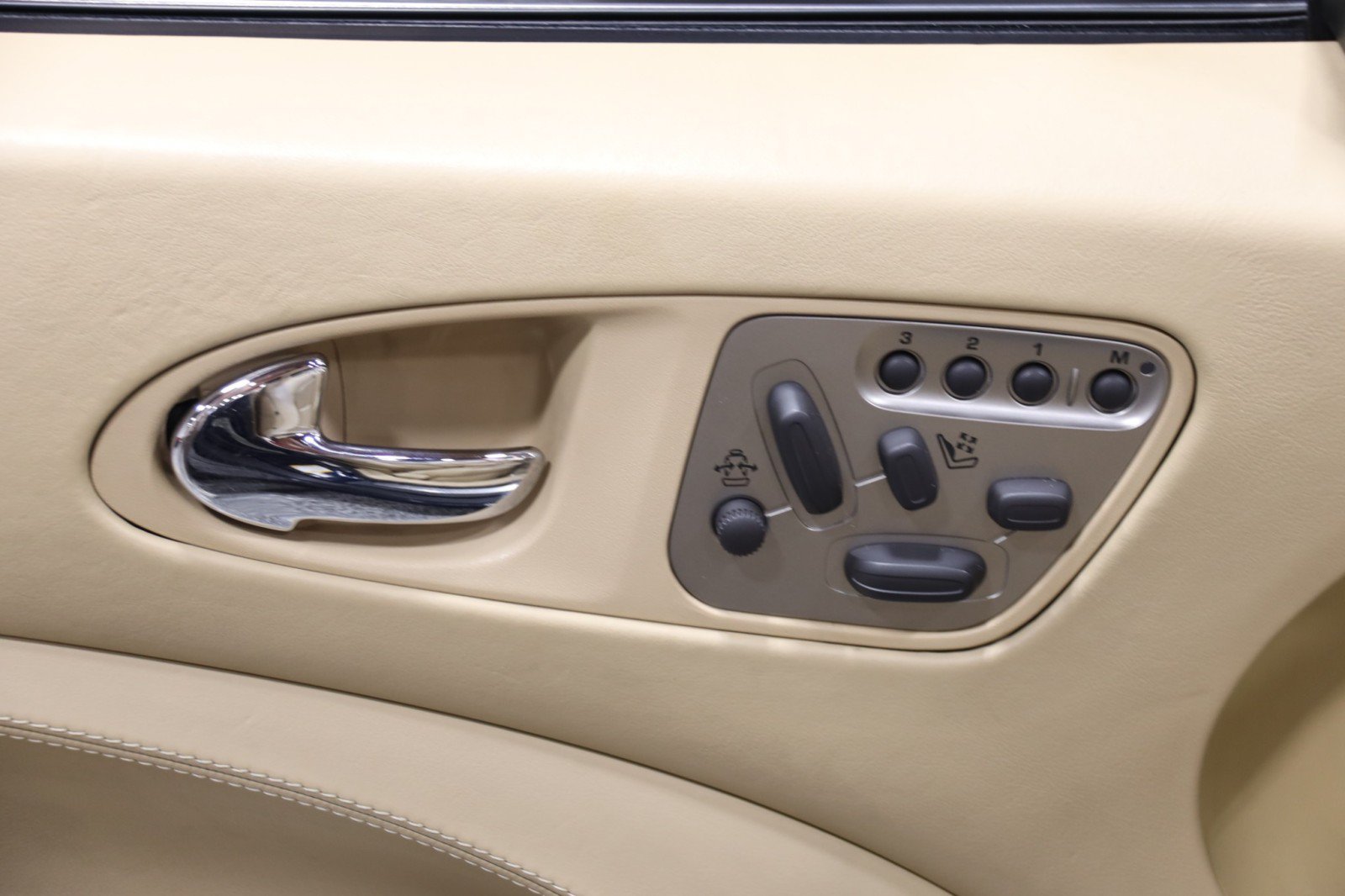 Used 2007 Jaguar XK Convertible RWD image 59