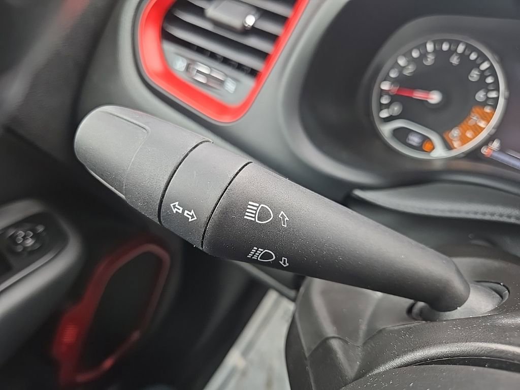 Used 2022 Jeep Renegade Latitude w/ Sun/Sound Group image 41