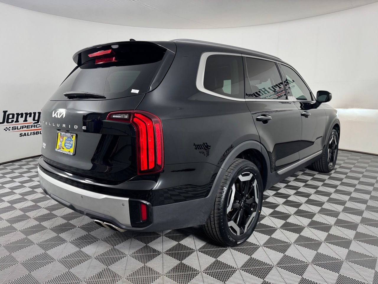 Used 2024 Kia Telluride S w/ S Sunroof Package FWD image 6