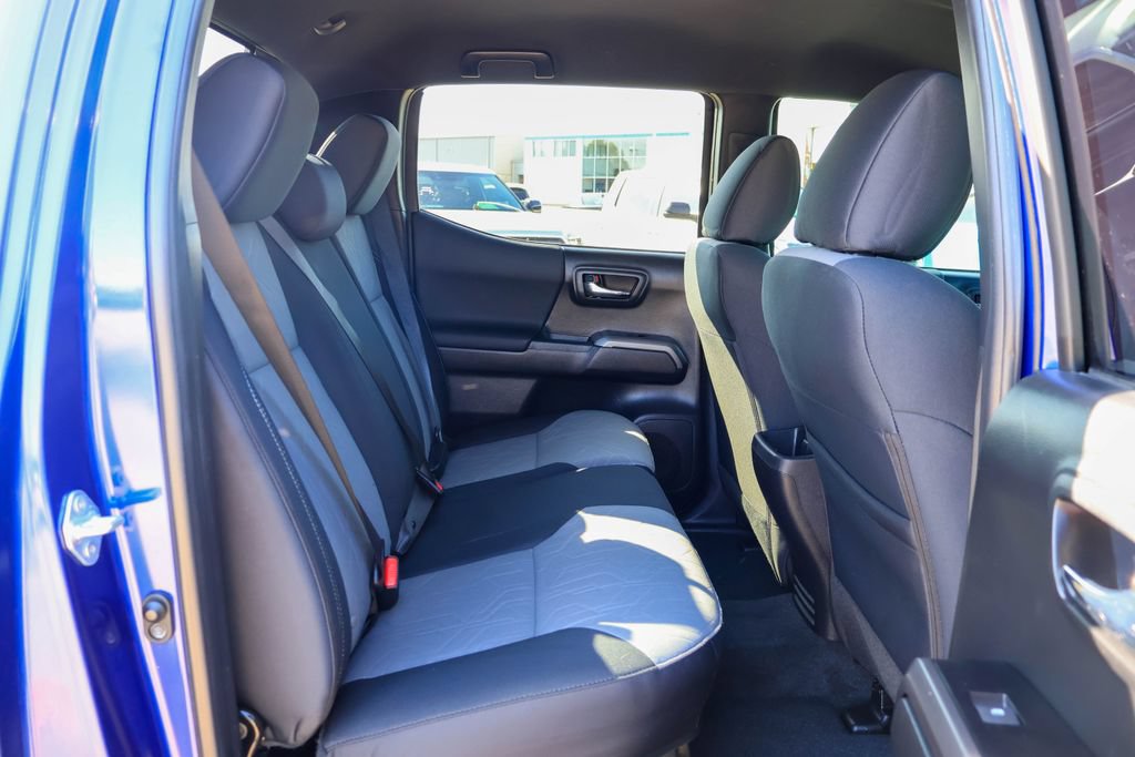Used 2023 Toyota Tacoma TRD Sport w/ Technology Package RWD image 12