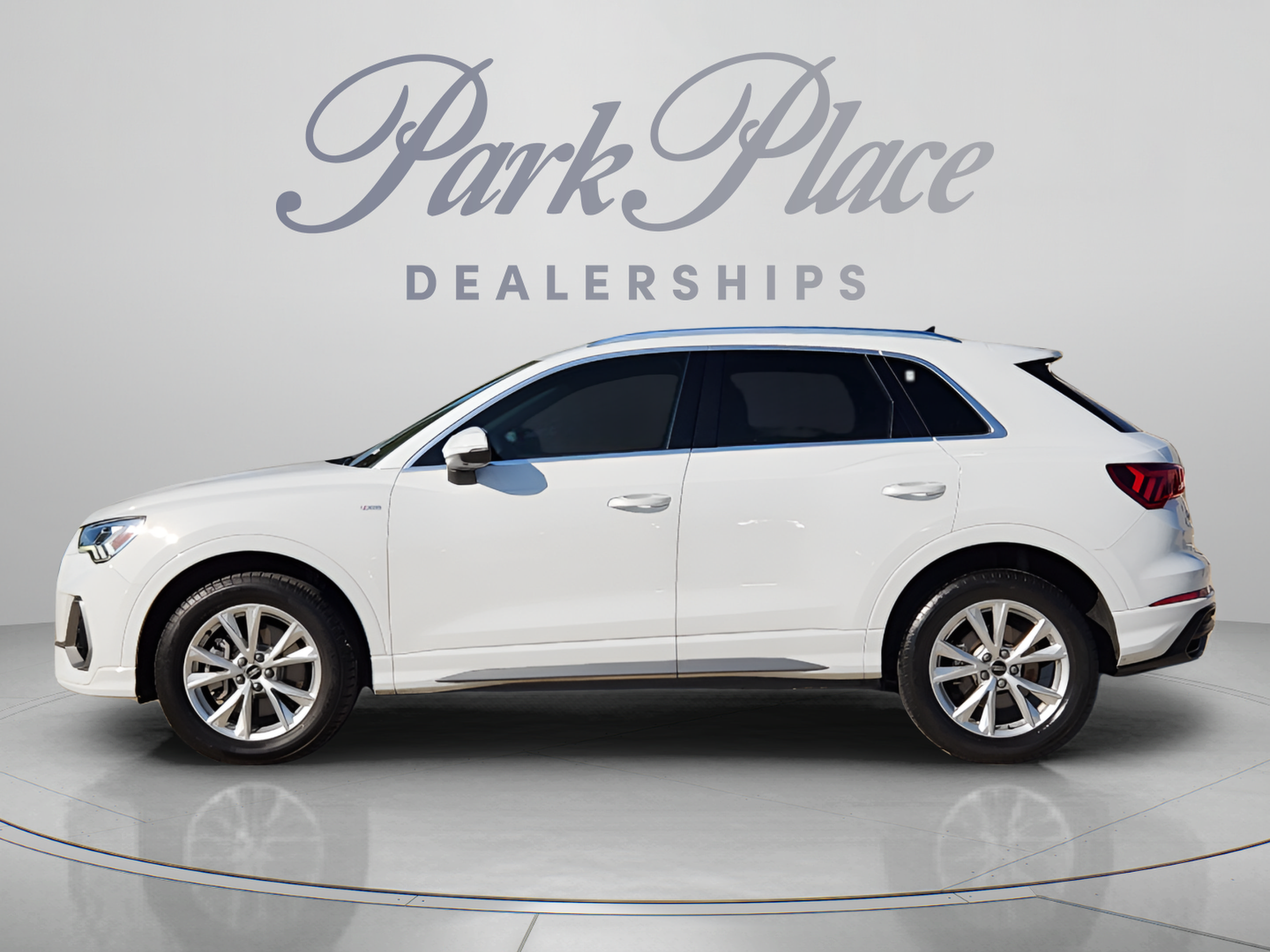 Used 2022 Audi Q3 2.0T Premium Plus AWD/4WD image 2