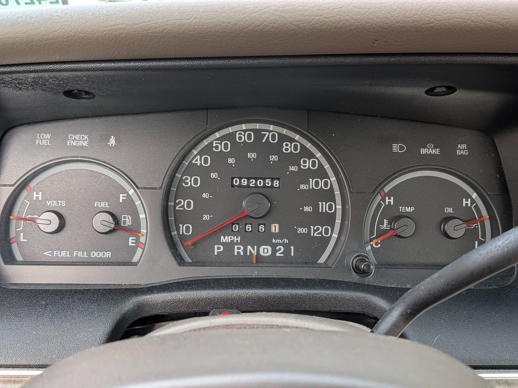 Used 1999 Ford Crown Victoria RWD image 20