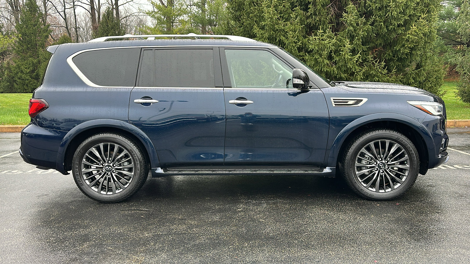 Certified 2023 INFINITI QX80 Premium Select w/ All-Season Package image 30