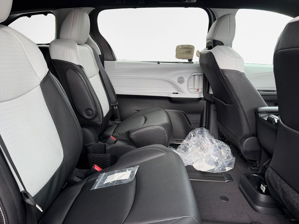 New 2026 Toyota Sienna XSE FWD image 28