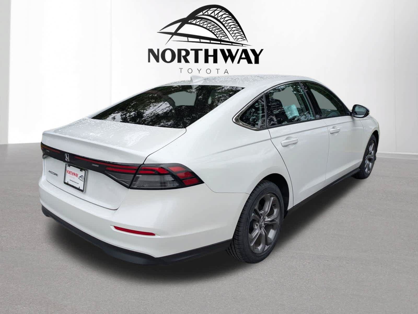 Used 2024 Honda Accord EX image 3