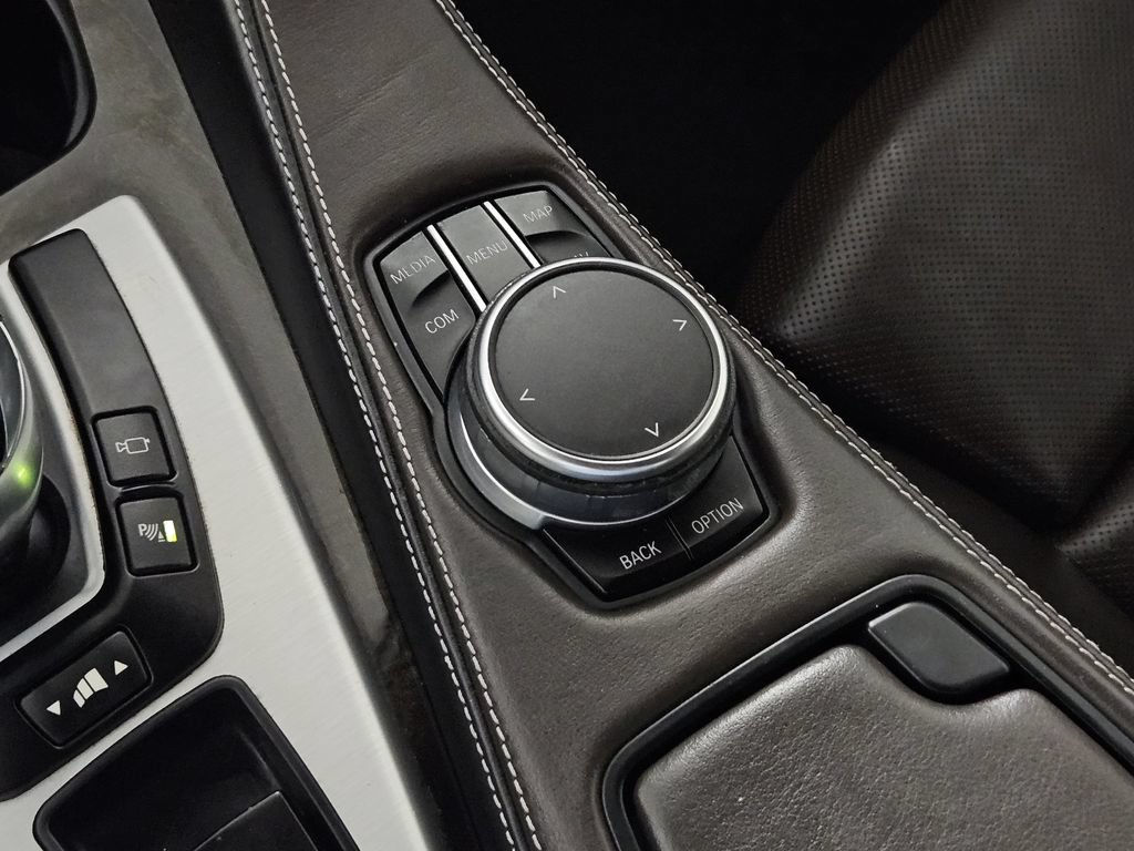 Used 2017 BMW M6 Convertible RWD image 19