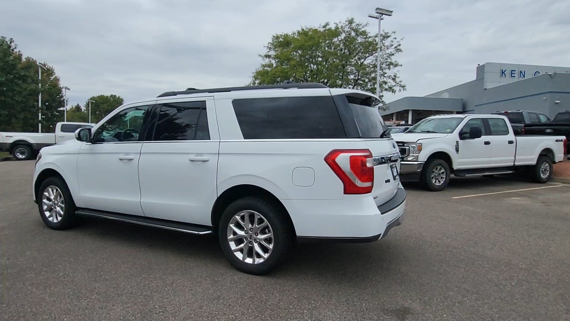 Used 2021 Ford Expedition Max XLT AWD/4WD image 5