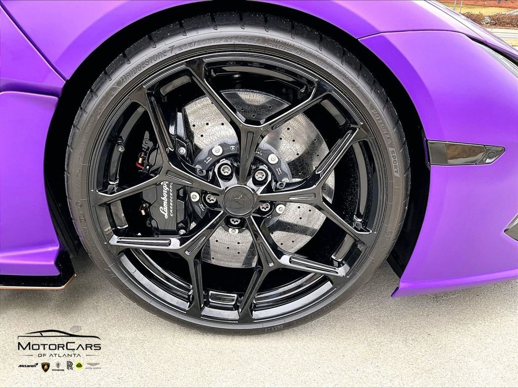 Used 2024 Lamborghini Revuelto image 28