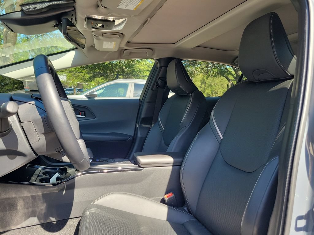 Used 2025 Toyota Prius Limited FWD image 20