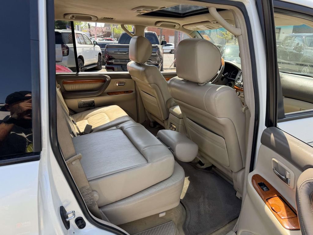 Used 2004 Lexus LX 470 4WD image 15
