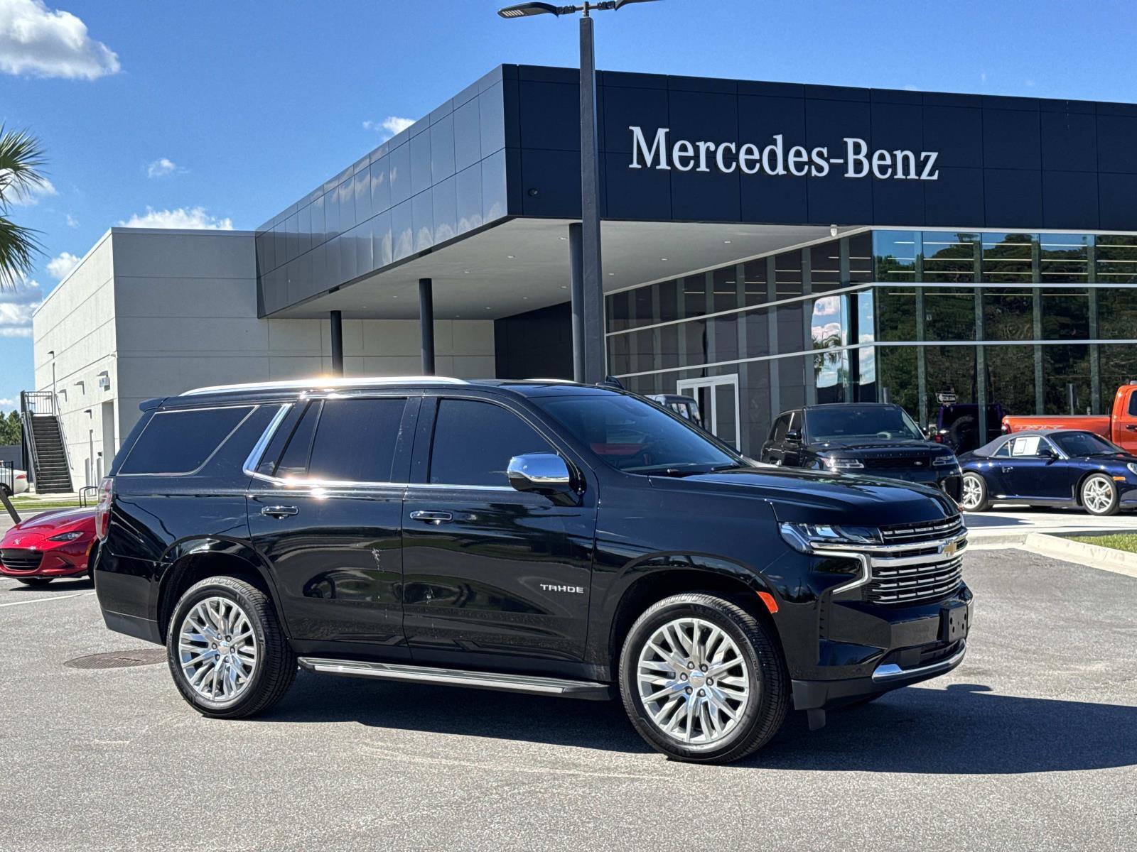 Used 2024 Chevrolet Tahoe Premier AWD/4WD image 1