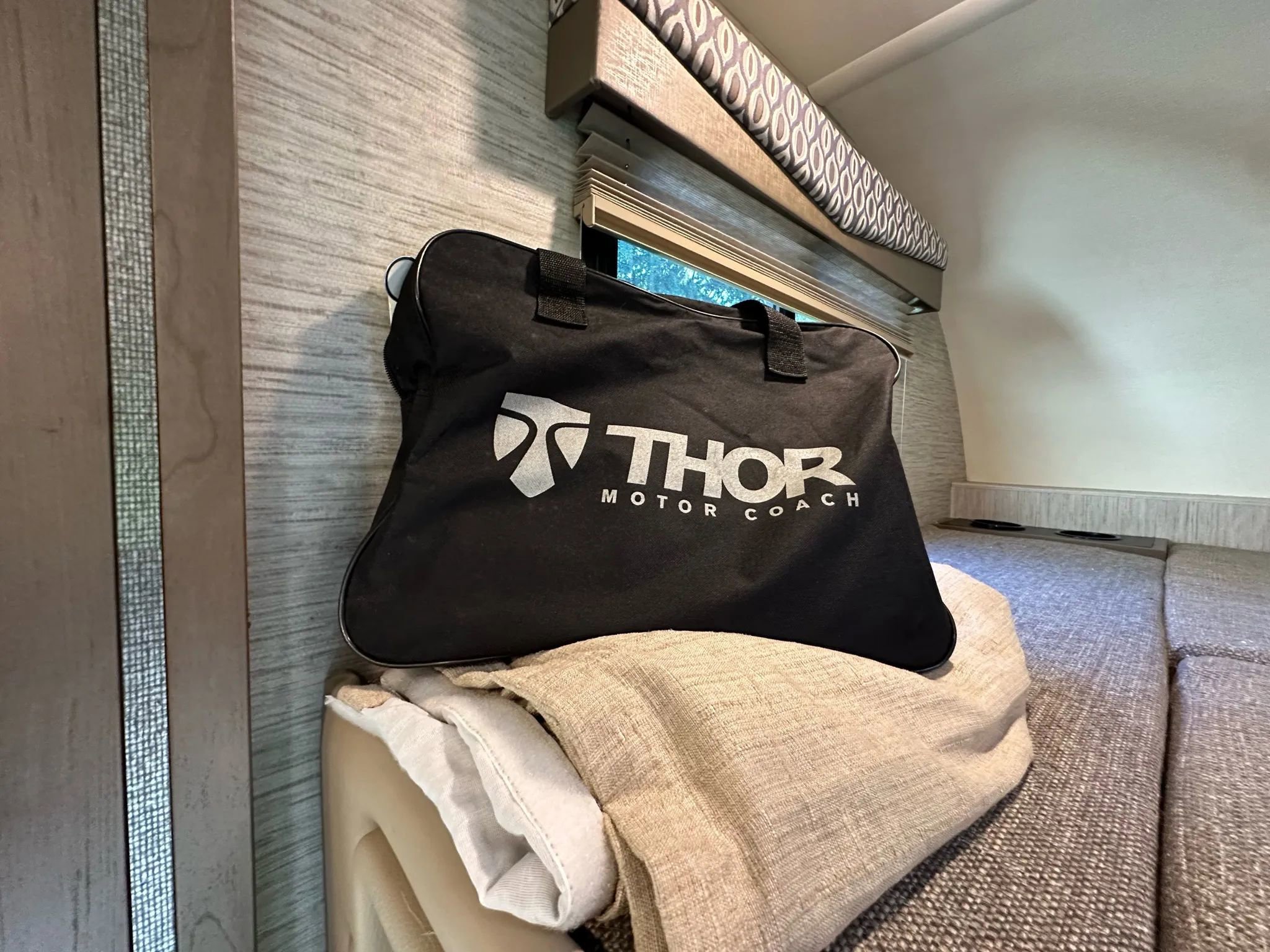 Used 2021 Ford E-450 and Econoline 450 Super Duty w/ Motorhome Prep Package image 44