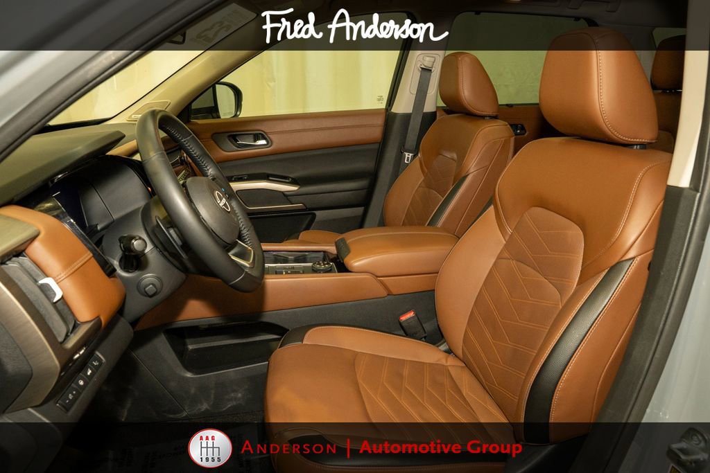 Used 2023 Nissan Pathfinder Platinum w/ Lighting Package (N93) AWD/4WD image 14