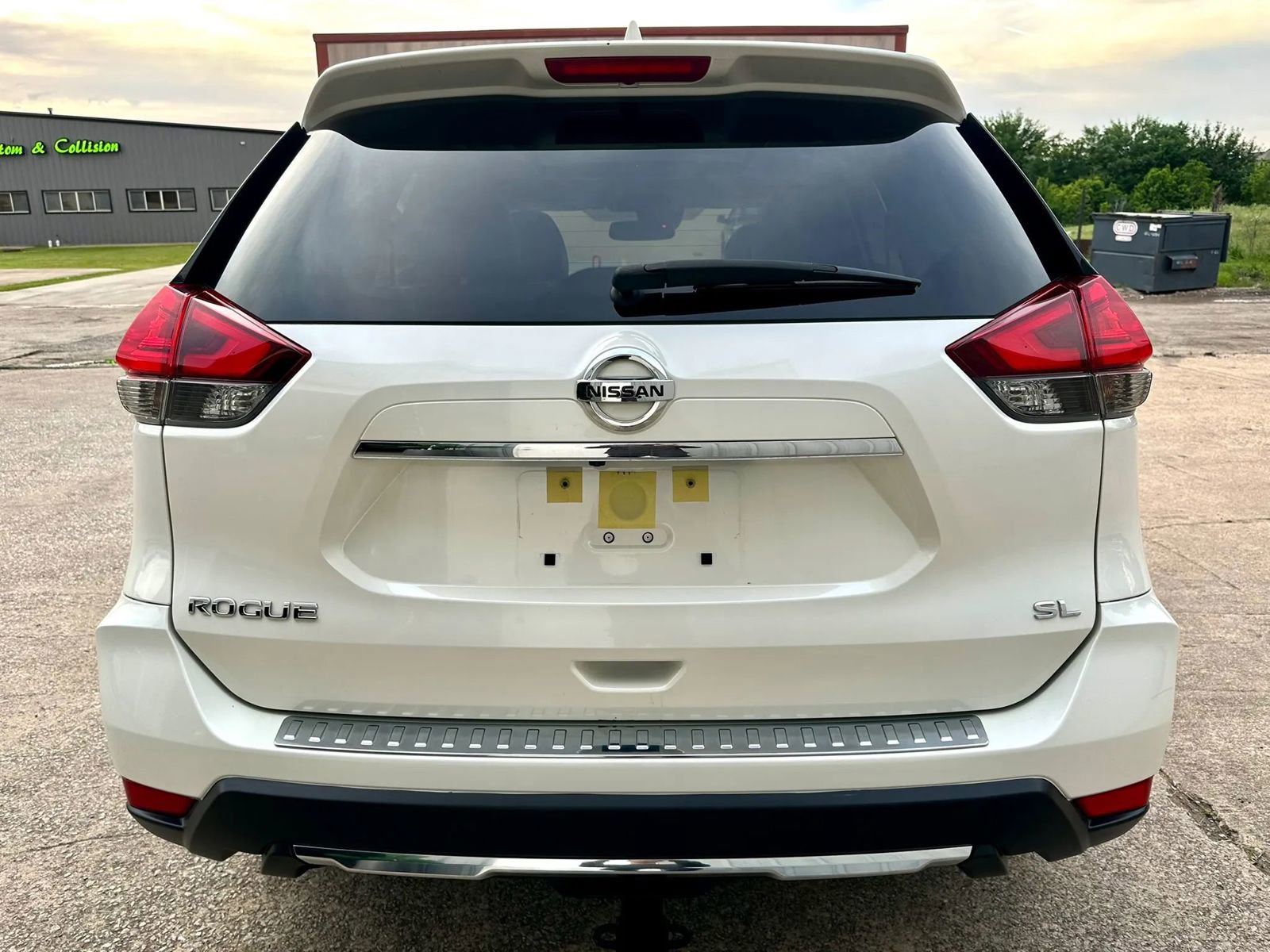 Used 2017 Nissan Rogue SL w/ SL Premium Package FWD image 5