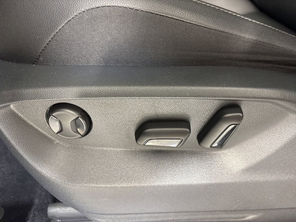 Used 2020 Volkswagen Tiguan SE R-Line image 15