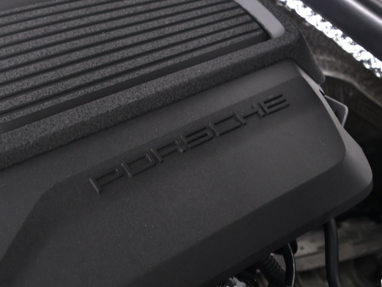 Certified 2026 Porsche Macan Turbo AWD/4WD image 27