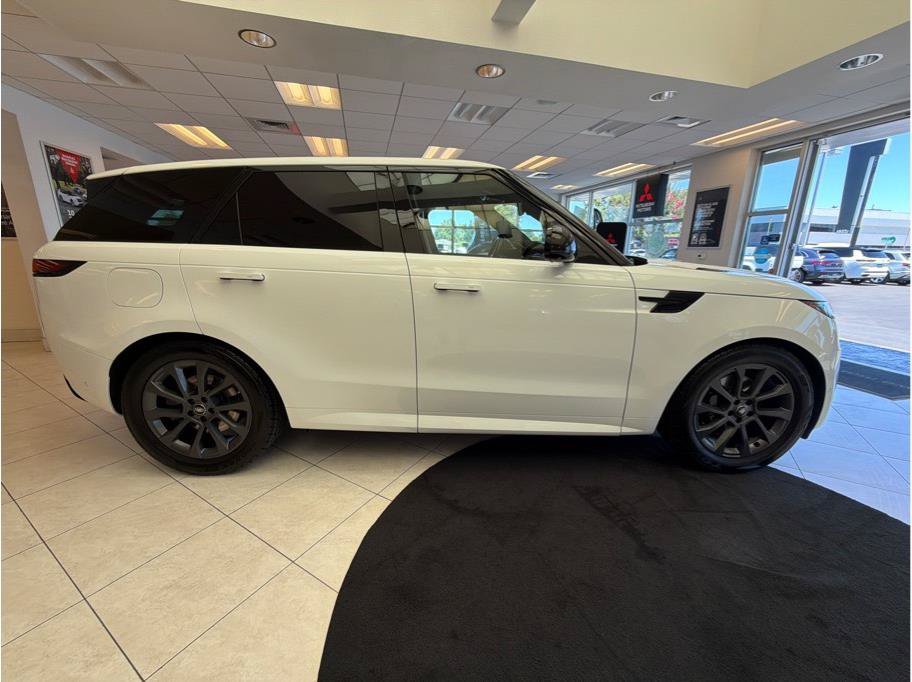 Used 2024 Land Rover Range Rover Sport Dynamic SE AWD/4WD image 4