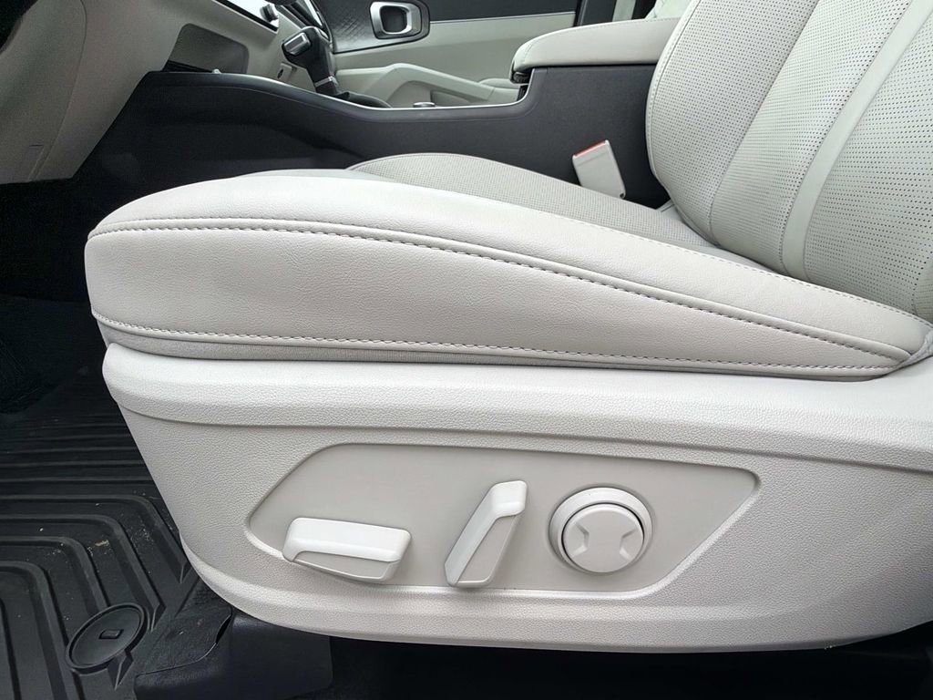 Used 2026 Kia Sorento S w/ S Panoramic Sunroof Package FWD image 13