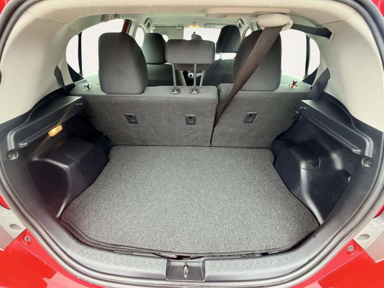 Used 2013 Toyota Prius C Two FWD image 5