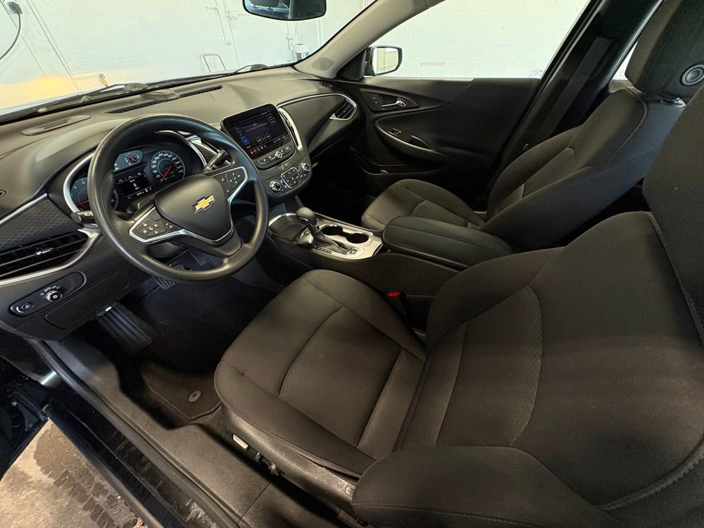 Used 2023 Chevrolet Malibu LT image 17