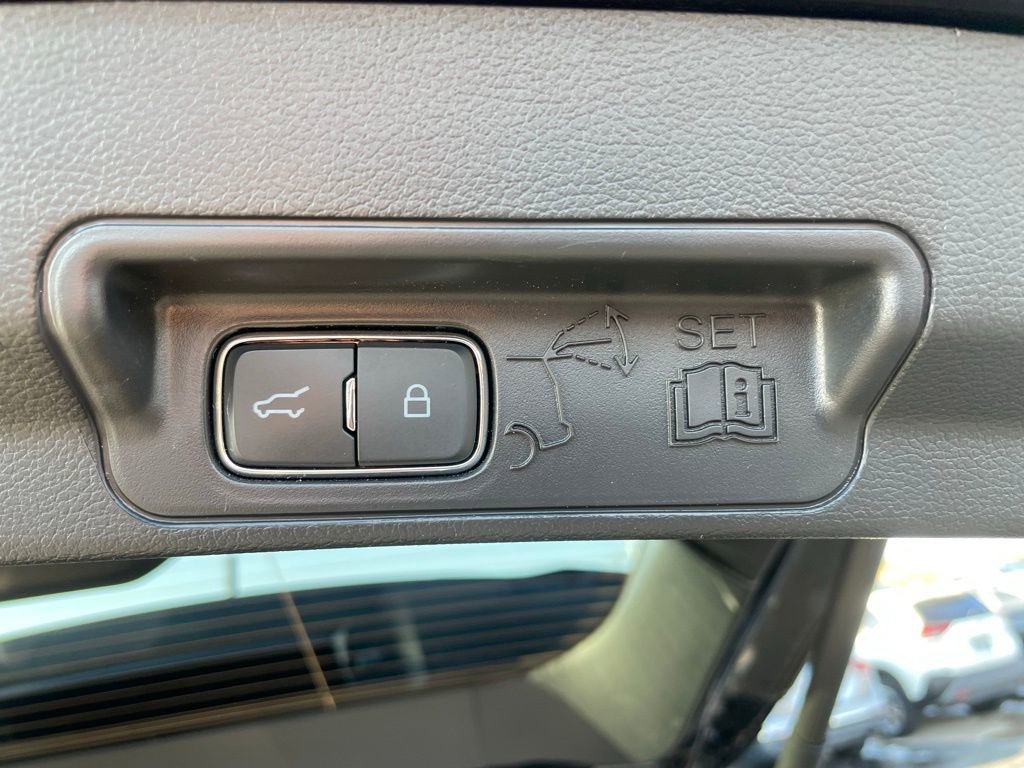 Used 2025 Ford Explorer ST-Line AWD/4WD image 36