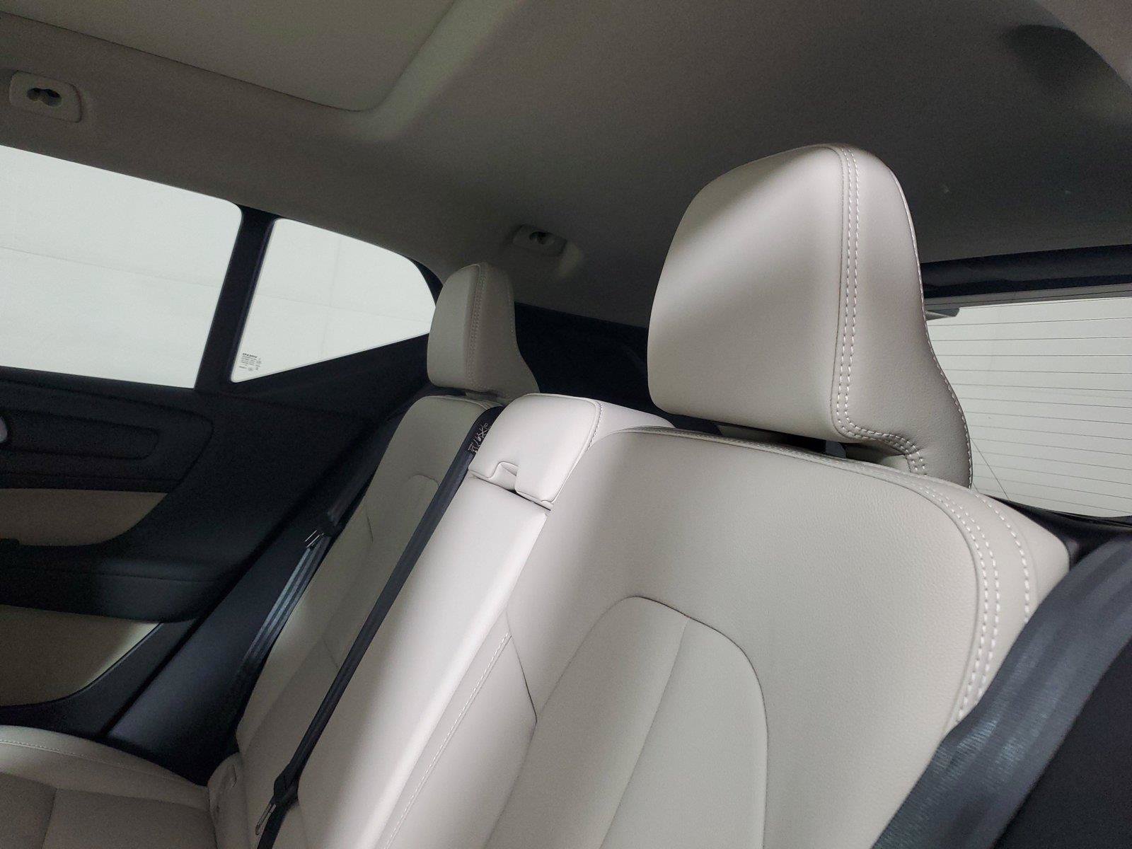 Certified 2024 Volvo XC40 B5 Plus w/ Protection Package Premier AWD/4WD image 13