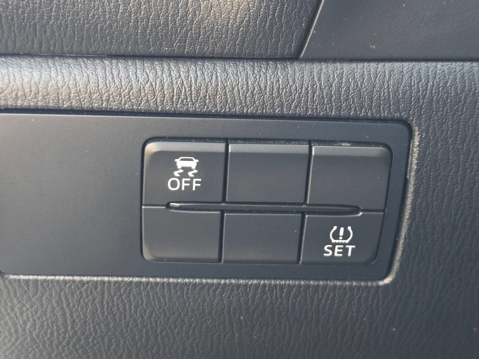Used 2017 MAZDA MAZDA3 Touring FWD image 21