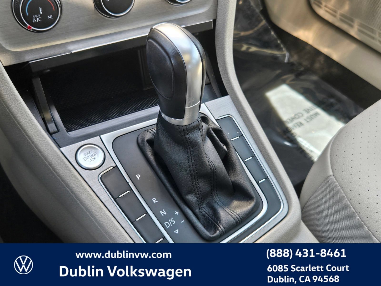 Used 2017 Volkswagen Golf SEL FWD image 18