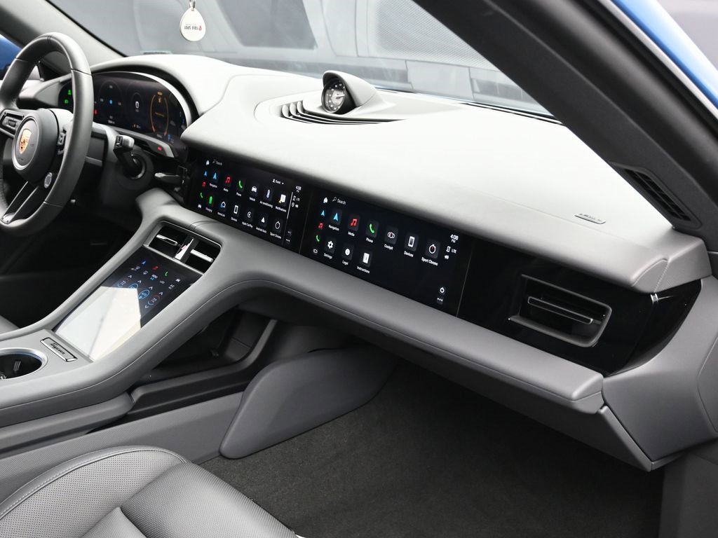 Used 2023 Porsche Taycan image 37