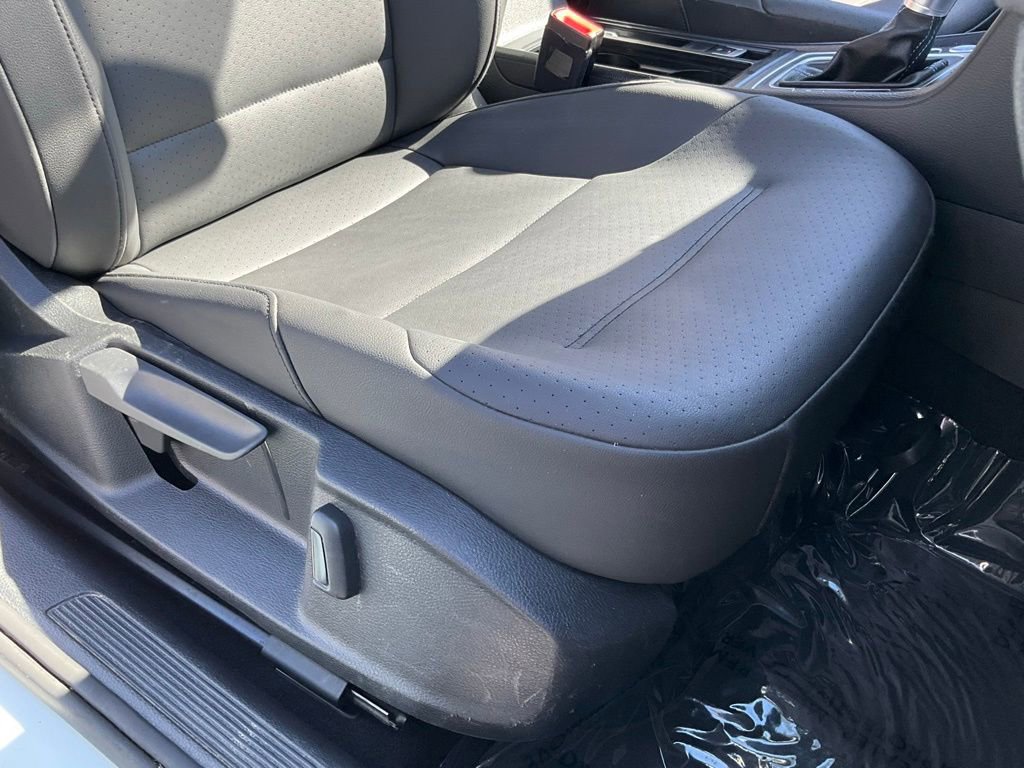 Used 2015 Volkswagen e-Golf SEL Premium image 55