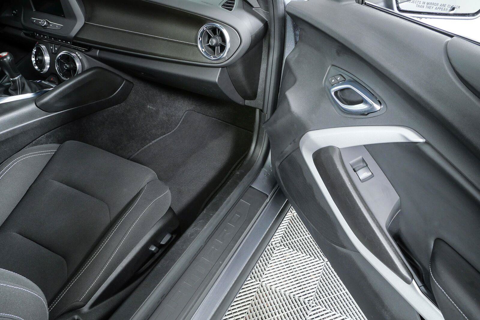 Used 2021 Chevrolet Camaro LT RWD image 21