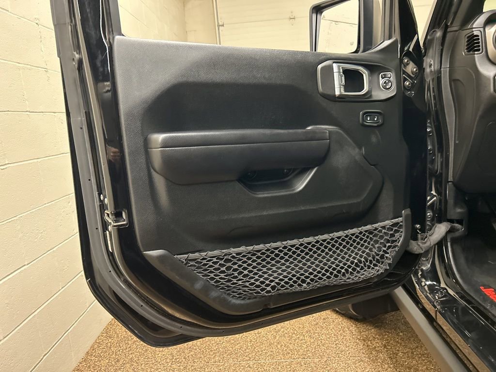 Used 2021 Jeep Gladiator Mojave AWD/4WD image 12