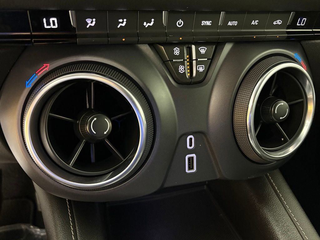 Used 2023 Chevrolet Blazer LT FWD image 32
