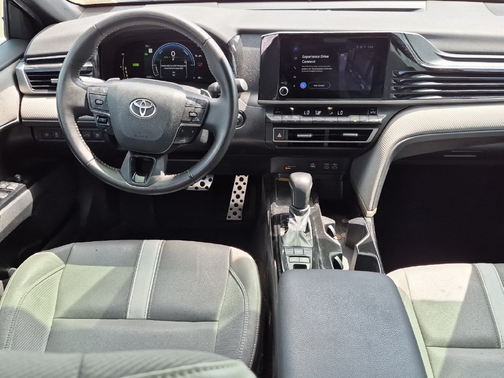 Used 2025 Toyota Camry SE FWD image 14