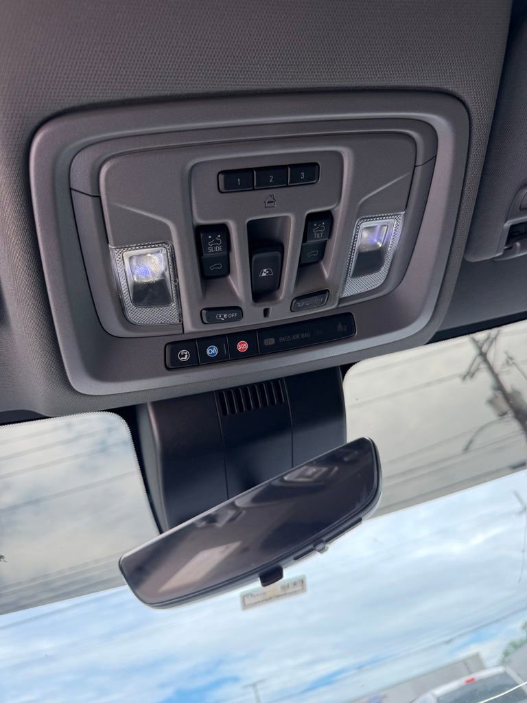 Used 2022 Chevrolet Silverado 1500 LTZ w/ LTZ Premium Package AWD/4WD image 19