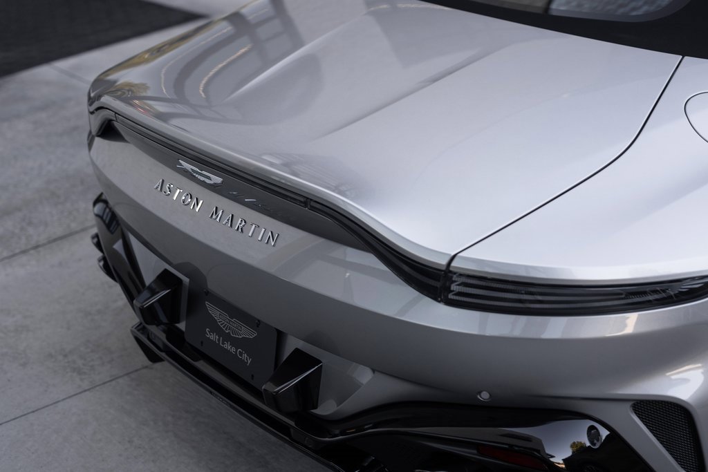 New 2026 Aston Martin V8 Vantage Volante image 17