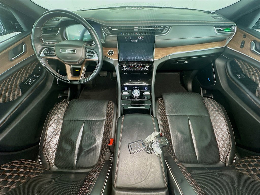 Used 2022 Jeep Grand Cherokee Summit image 10