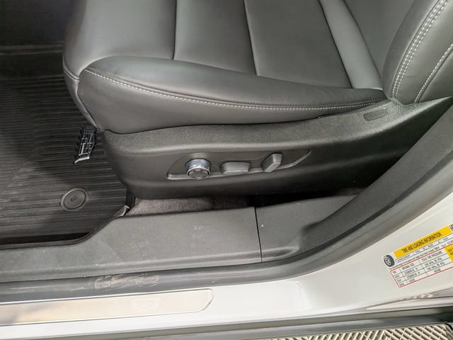 Certified 2024 Cadillac XT4 Premium Luxury w/ Cold Weather Package AWD/4WD image 16