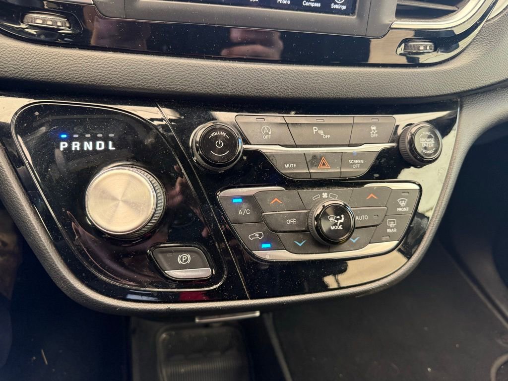 Used 2020 Chrysler Pacifica Touring w/ S Appearance Package image 24