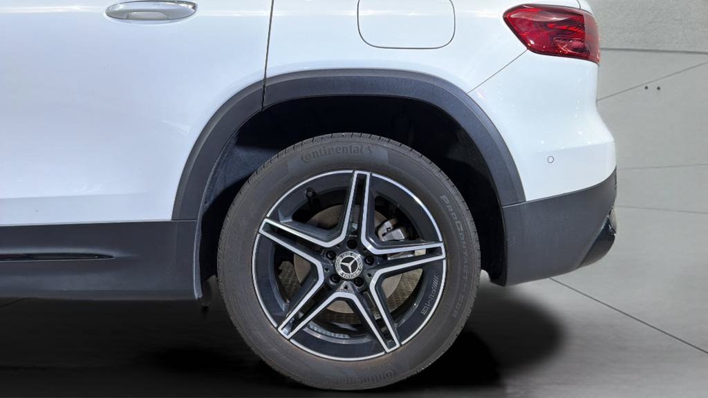 Used 2025 Mercedes-Benz GLB 250 image 37
