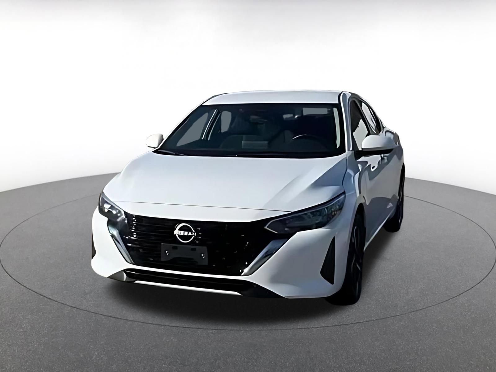 Used 2025 Nissan Sentra SV image 2