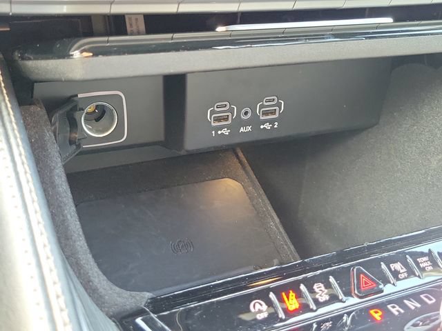 Used 2024 Jeep Wagoneer L Series II w/ Flexible Seating Group AWD/4WD image 31