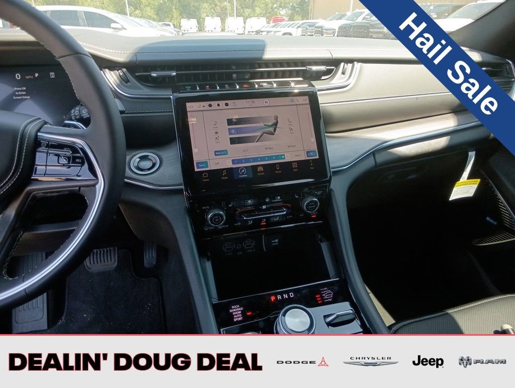 New 2024 Jeep Grand Cherokee Overland AWD/4WD image 17